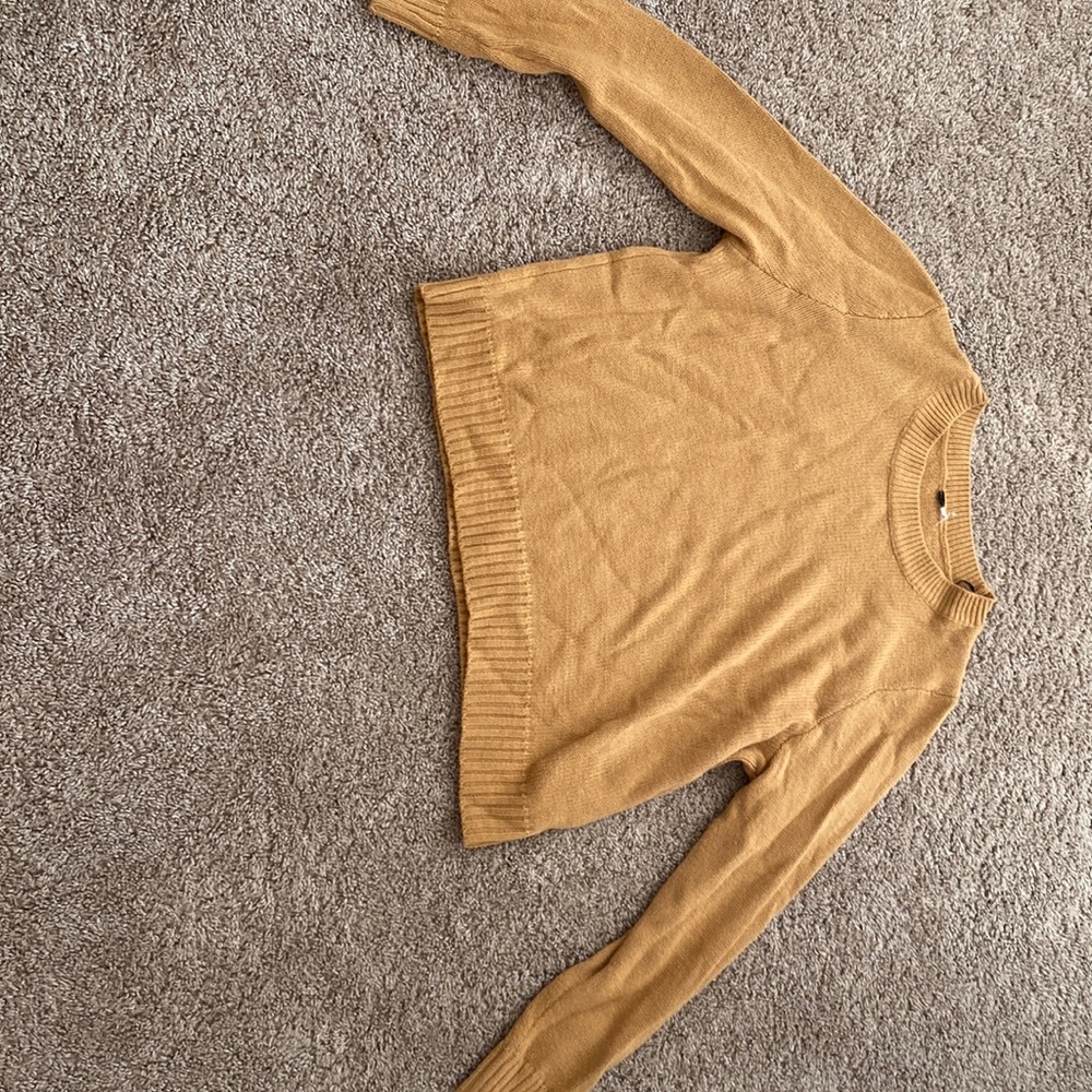 Sweater brownish orange in good condition size small